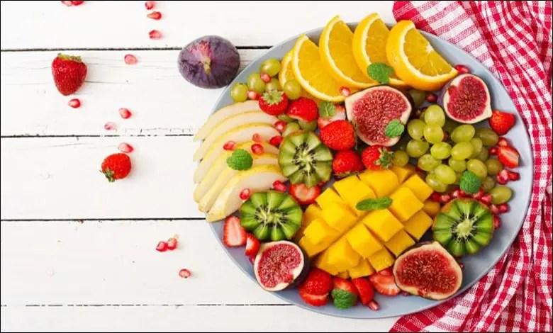 ما هي فوائد تناول سلطة الفواكه للجسم؟